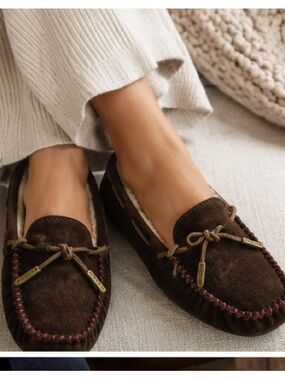 Ugg Dakota espresso slippers drivers dark brown suede shearling Size 6